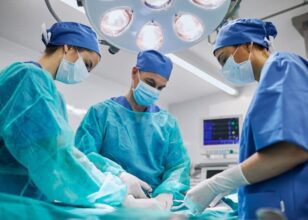 جراحی لاپاراسکوپی چیست؟ چگونه انجام می‌شود؟