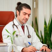 دکتر نادر افشاری