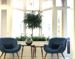 دکتر فرهاد اشرفی